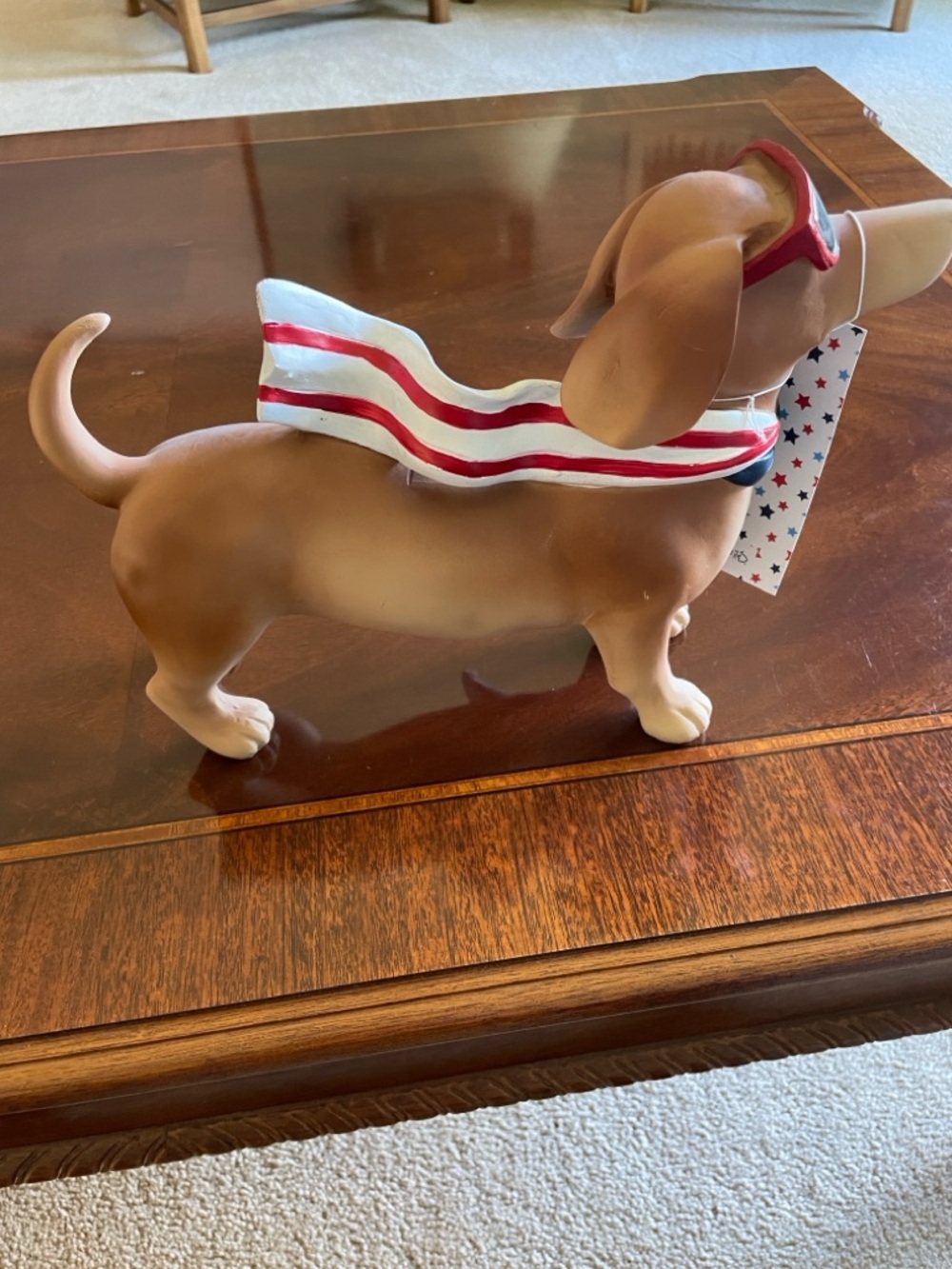 Patriotic Dachshund Figurine with Sunglasses from Stars and Stipes - Picture 4 of 7